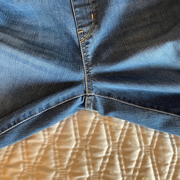 Levi’s Signature Totally Shaping Pull-On Boot Cut Jeans Size 12P - Picture 7 of 12